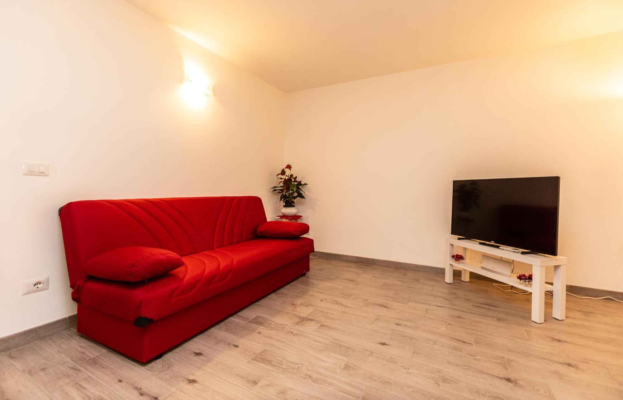 Sweet Home Station — Photos 1